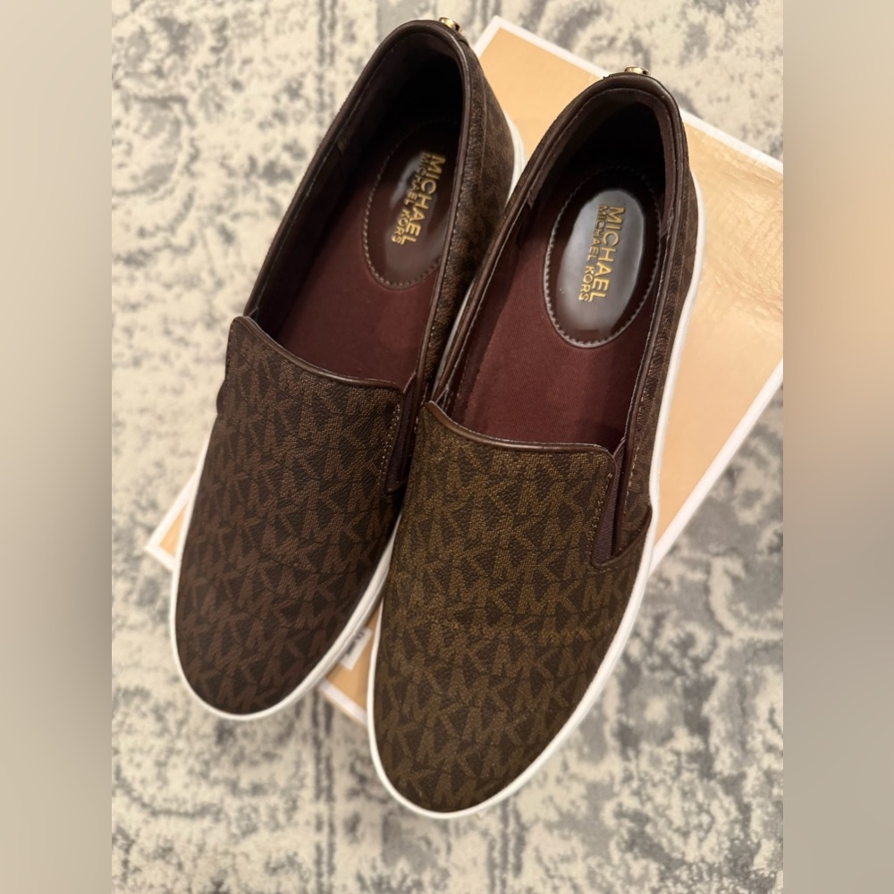 Michael Kors slip-on.